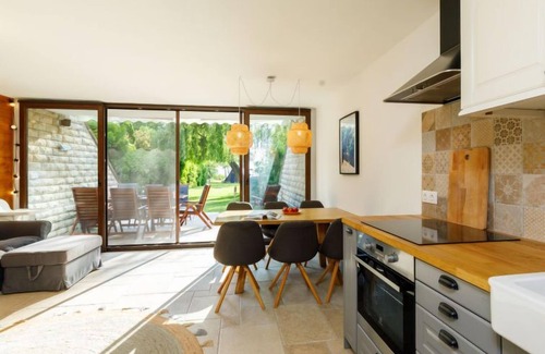 Balatonakarattya House | Vacation home Sunset by Interhome