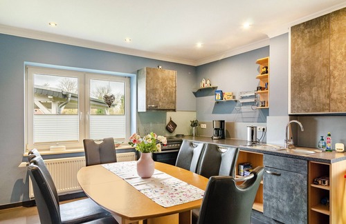 Wangerland House | Vacation Home "Nordsee 9 Personen" with Private Terrace, Private Garden & Wi-Fi