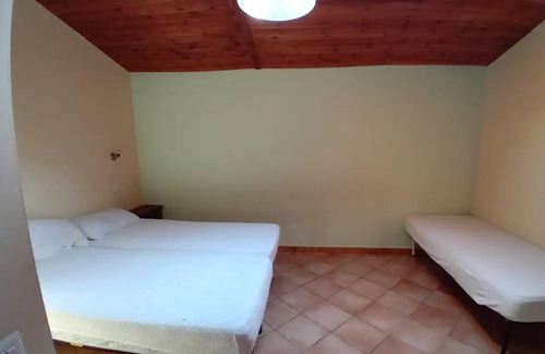 Gallicano House | Vacation Home "Relais In Spa La Grotta Del Vento" with Mountain View, Shared Pool & Wi-Fi