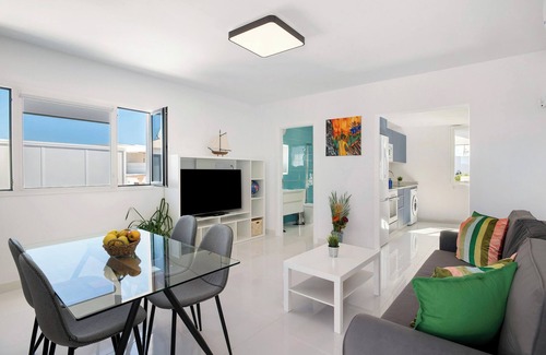 La Santa House | Vacation Home 'Tritón 6' with Sea View, Wi-Fi and Air Conditioning