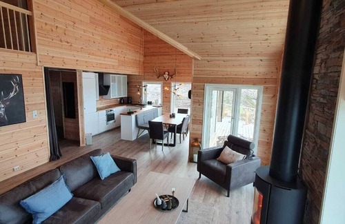 Kviteseid House | Vacation home Trollebo - unobstructed view - mountain panorama - ski slope - hiking
