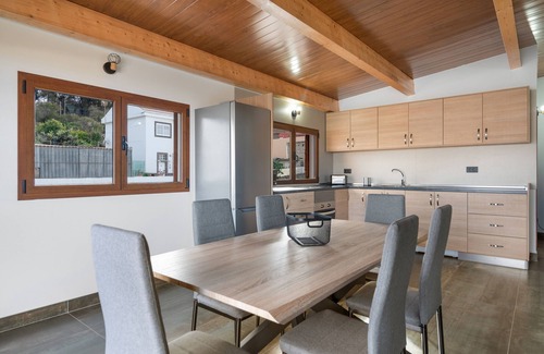 Santa Maria de Guia de Gran Canaria House | Vacation Home 'Vv El Mirador' with Sea View, Wi-Fi and Air Conditioning