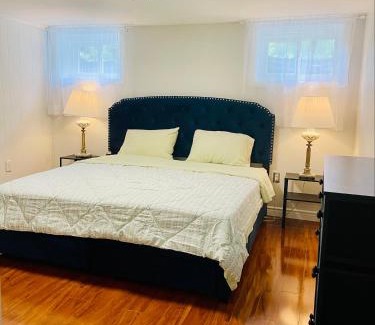 Etobicoke House | Vacation house privet floor LUX Walk 2 Subway