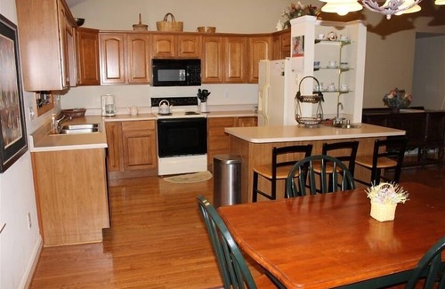 Franklin House | Vacation in Golf Resort Home with Majestic Mountain Views