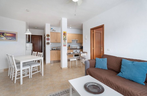 Buzanada Apartment | Vacation 'Litoral 3 - Casa Phil' with Sea View, Balcony and Wi-Fi