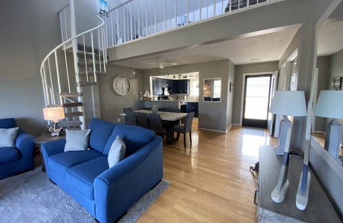 Huron Villa | Vacation Villa overlooks 9th fairway a 12 minute drive to Cedar Point near beach