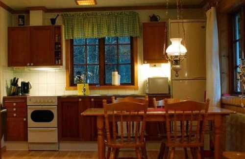 Sexdrega Ski Chalet | Vacation with boat on the lake and internet