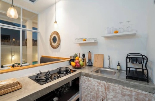 Umalas House | Vajrayana - Serene 2 Bed with Pool Views & Premium Amenitiesnn