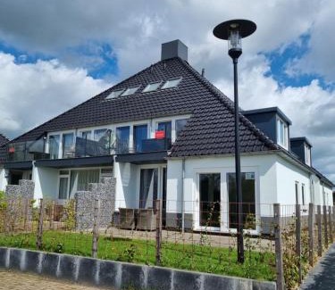Offingawier Apartment | Vakantie vieren aan het Sneekermeer
