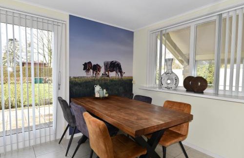 Rohel House | Vakantiehuis Weids uitzicht nabij Tjeukemeer