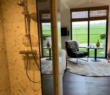 Kortgene House | vakantiehuisje M&M airconditioning sauna hottub private garden