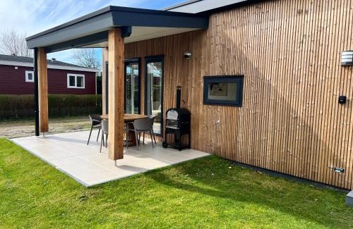 Sint Maartensvlotbrug Ski Chalet | Vakantiehuisje Zeegeluk vlakbij de kust