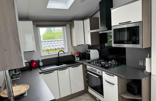 Jabbeke Ski Chalet | Vakantiepark Klein Strand - Luxe Chalet 4p