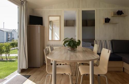 Jabbeke Ski Chalet | Vakantiepark Klein Strand - Comfort Chalet 6p