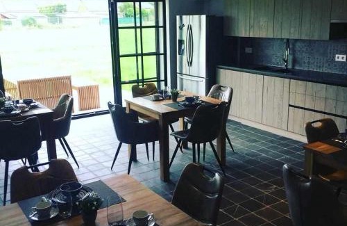 Geel House | Vakantiewoning de Worfthoeve
