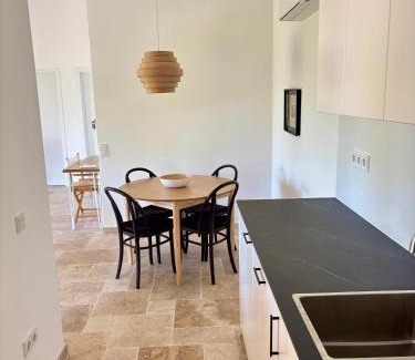 Abris House | Vale do Guizo: Casa Poente on the contryside, close by the sea.