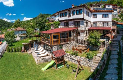 Smolyan House | Valkanovi House