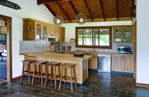 Mount View House | Valley Beyond - Peace and tranquility. PET Friendly. Free Wi Fi