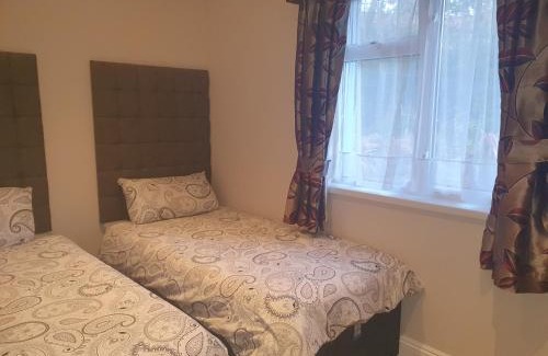 Saundersfoot Ski Chalet | Valley Grove Bungalows