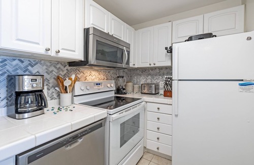 Kahana Condo | Valley Isle 1108b 2 Bedroom Condo by RedAwning
