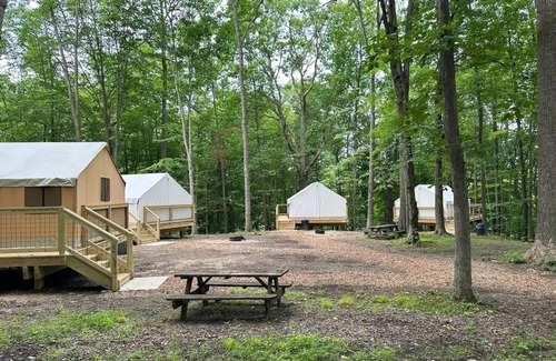 Cuyahoga Falls RV Rental | Valley Overlook, heart of Cuyahoga Valley National Park - Glamping Tent P11