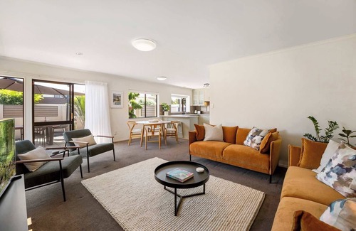 Mount Maunganui House | Valley Rd Vibes in Mt Maunganui