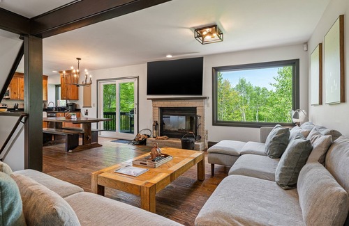 Stratton Mountain House | Valley View: 5BR Mtn Home with Hot Tub, Sauna & Two Living Rooms!