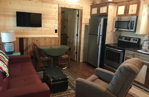 Rainbow Cabin | Valley View Cabin at Brazos House Retreat