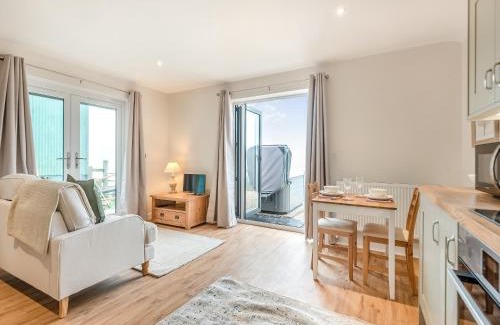 Alderbury House | Valley View Cottage-Ukc5157