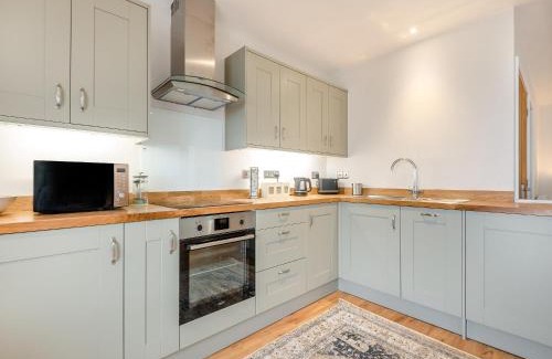 Alderbury House | Valley View Cottage-Ukc5157