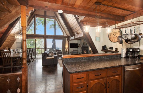 Bellaire House | Valley View Lodge Bellaire