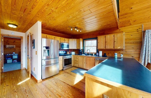 Fairplay House | Valley-View Oasis