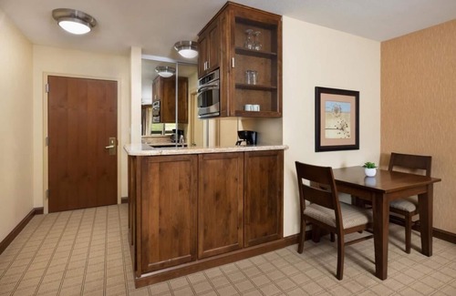 Crested Butte Hotel | Valley View Double Queen: Mountain Serenity & Pool Access in Crested Butte