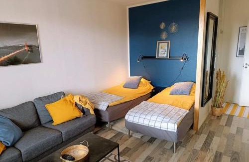 Raisio Apartment | Valoisa yksiö parvekkeella