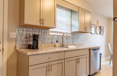 Radcliff House | Valor Cottage/close to Ft. Knox and Louisville