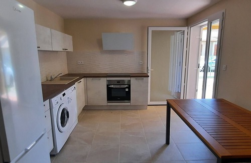 Valros Apartment | Valros: 3-bedroom apartment, near Pézenas, perfect for 8 people