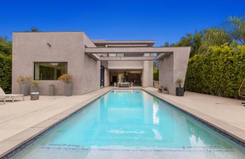 Tarzana Villa | Vanalden