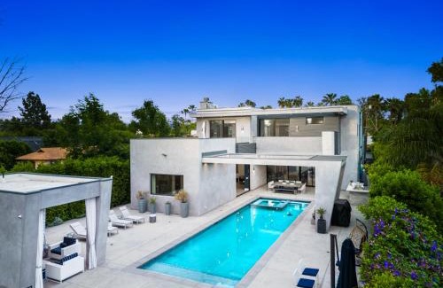 Tarzana Villa | Vanalden