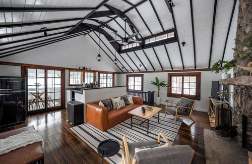 Cleveland Cabin | Vanderkamp NY – The Boathouse Cozy Lakefront Retreat on 850 Private Acres