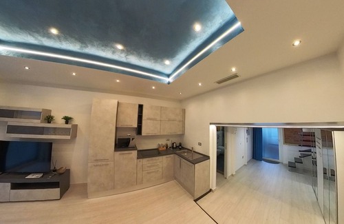 Gorla Apartment | Vangogh Casa Vacanze - Affari A 100mt MM1 Gorla Lingue Parlate Inglese -italiano