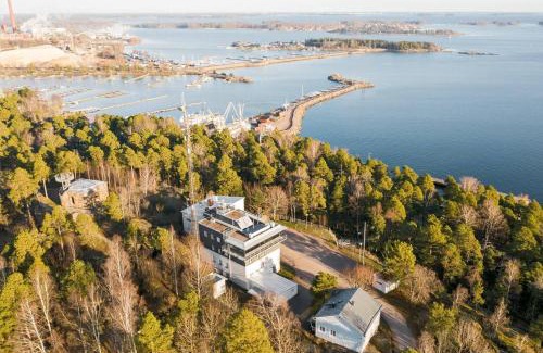 Kotka Hotel | Vanha-Merivartioasema
