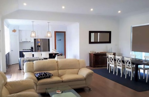 Vasse House | Vasse Manor - immaculately presented family home which is fully furnished in great location!