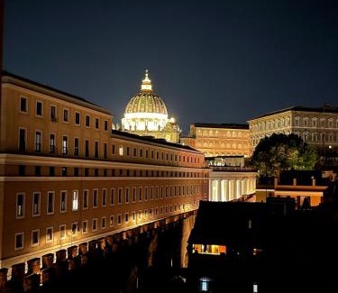Rione XIV Borgo Apartment | Vatican Rooftop Studio - NEW OPENING
