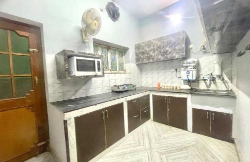 Malviya Nagar House | VeeHomes-A 4BHK HomeStay