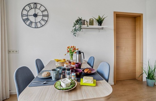 Hetzerath Apartment | VEGA animal friendly apartment with balcony | near IRT Föhren and Moselle