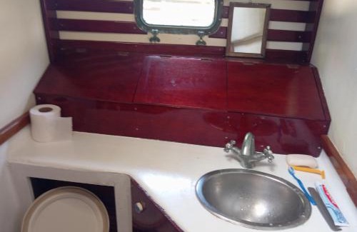 Fronteras Boat Rental | Velero Heaven