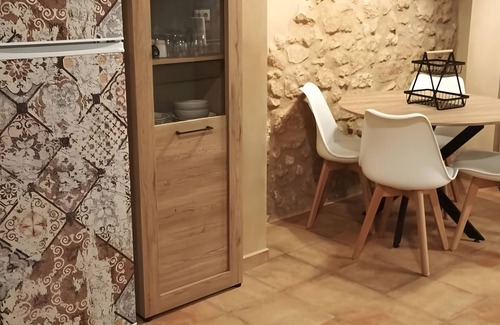 Ademuz Apartment | 'Vencejos' Studio with Wi-Fi
