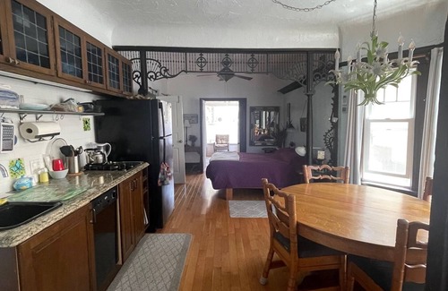 Venice House | Venice Beach original ! On walk street/first block off boardwalk