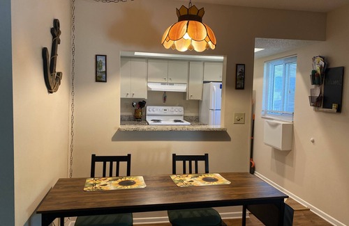 Golden Beach Condo | Venice Island condo with private beach and walking distance to Venice downtown!