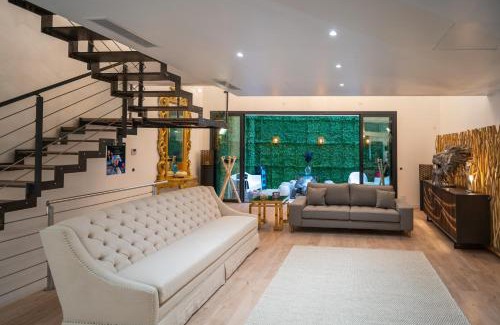 Cannes City Centre Apartment | Venue C - Luxurious & Spacious - Mansion - Elevator - Patio